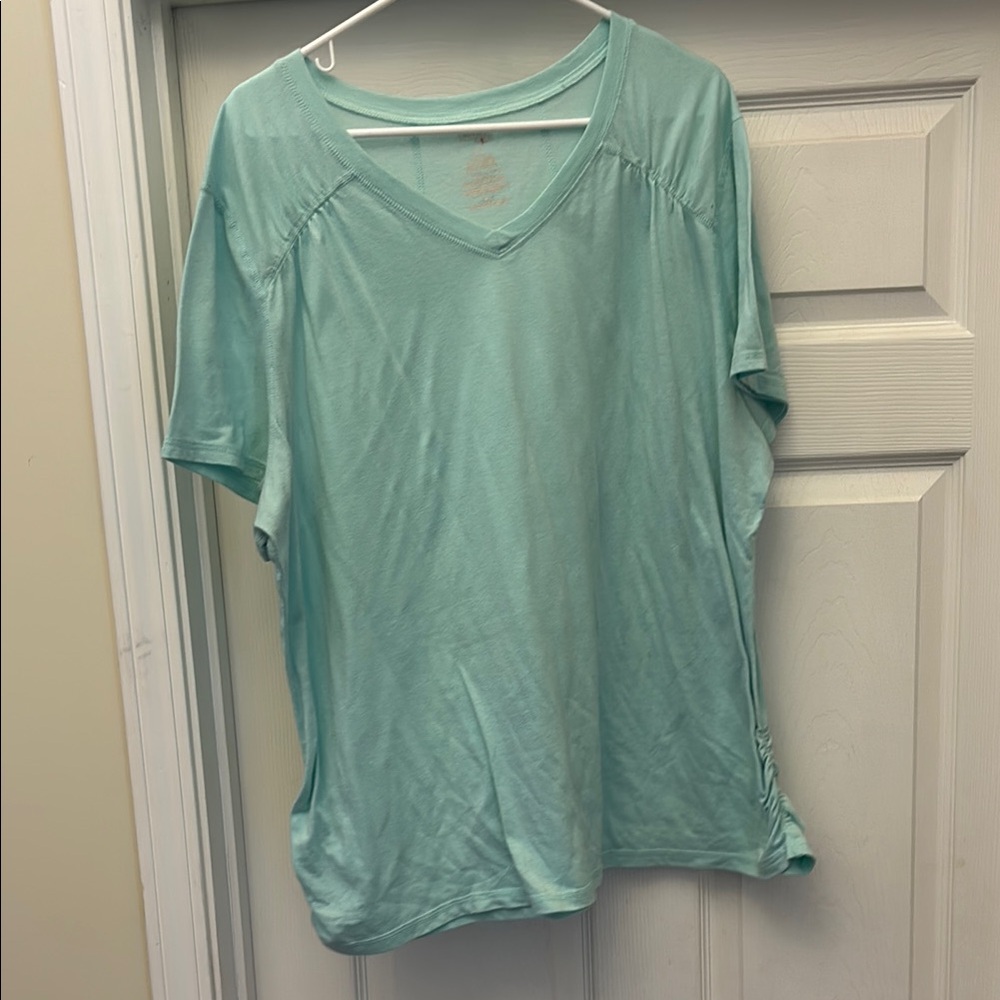 Women's danskin Aqua V-Neck Top size xxxl